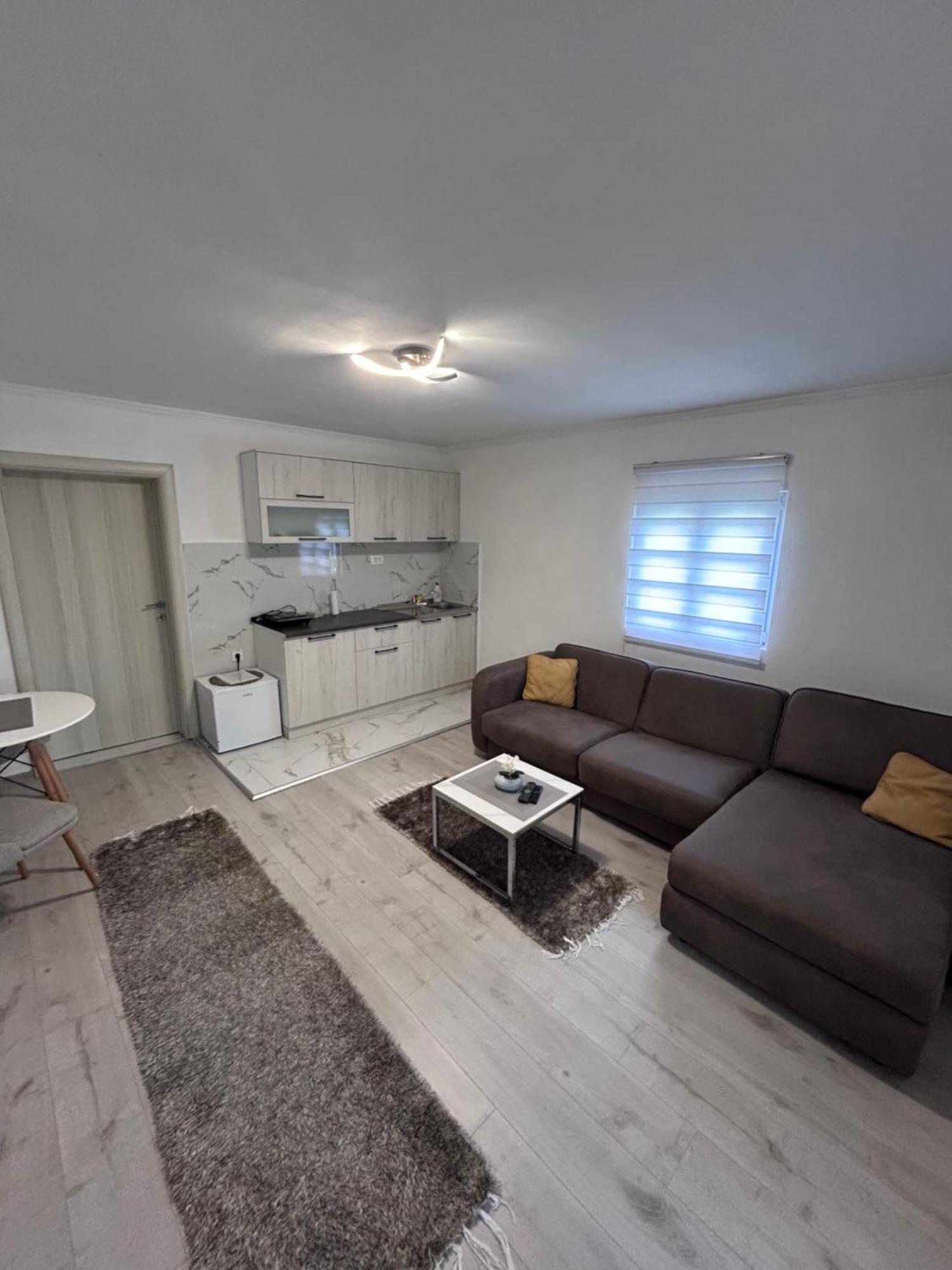 Apartment Airport Dd Mitrovici  Luaran gambar